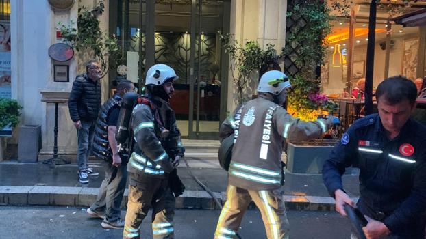 İstanbul-Beyoğlu'nda otelde yangın
