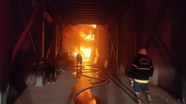 Kahramanmaraş’ta mobilya fabrikasında yangın; 3,5 saatte söndürüldü