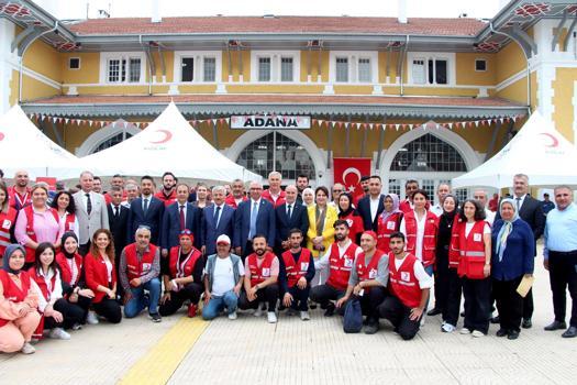 Adana'da vatandaşlar 'Birbirimize Candan Bağlıyız' sloganıyla kan bağışı yaptı