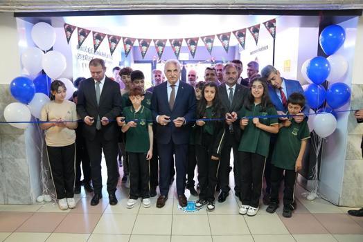 Ümraniye Belediye Başkanı İsmet Yıldırım, 11 kütüphanenin açılışını yaptı