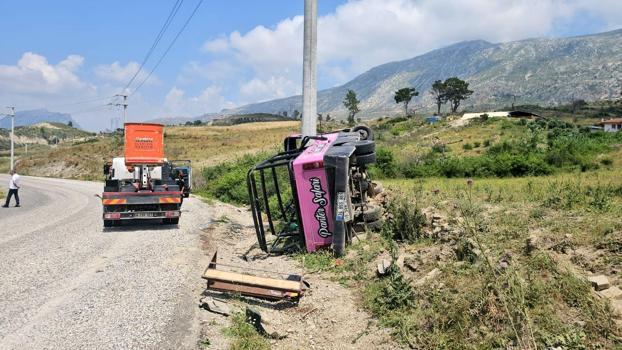 Antalya'da safari araçları çarpıştı: 13'ü turist 16 yaralı; kaza öncesi su savaşı yapıyorlarmış