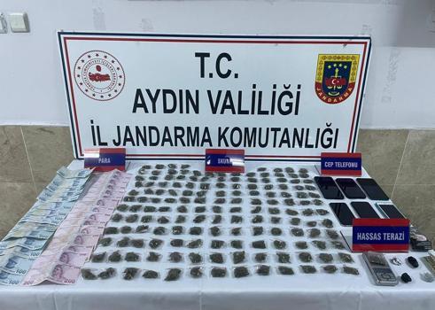 İzmir'den Aydın'a otomobille uyuşturucu ticaretine 3 tutuklama