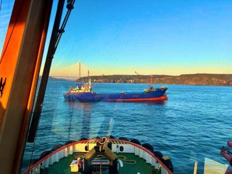 İstanbul Boğazı'nda gemi trafiği, çift yönlü askıya alındı