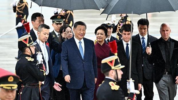 Çin Devlet Başkanı Cinping, Fransa’da