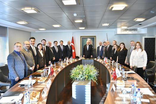 İYİ Parti Genel Başkanı Dervişoğlu, Başkanlık Divanı Üyeleri ile bir araya geldi
