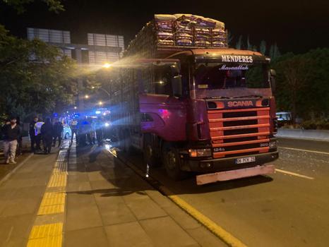Ankara’da otomobil park halindeki kamyona çarptı: 1 ölü