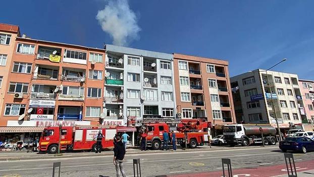 Çanakkale'de 4 katlı binada yangın