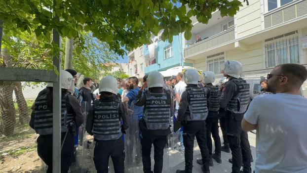 İstanbul - Arnavutköy’de kaçak yapıların yıkımında arbede