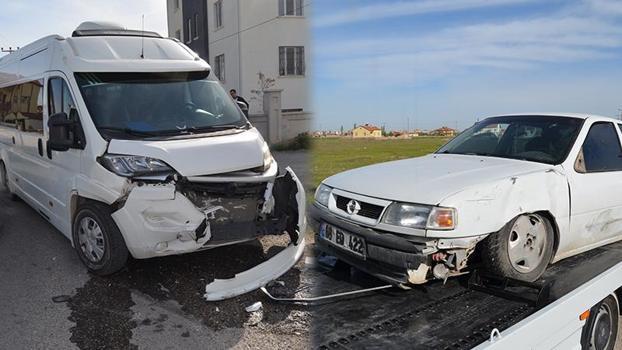 Aksaray’da işçi servis minibüsüyle otomobil çarpıştı: 7 yaralı