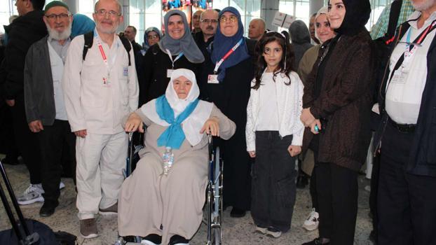 İstanbul Havalimanı'nda hacı adayları için uğurlama töreni