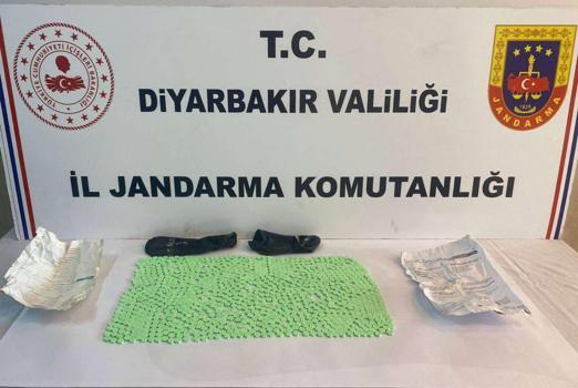 Diyarbakır'da hastane bahçesinde yakalanan 2 uyuşturucu satıcısı tutuklandı