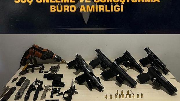 İzmir'de kaçak silah atölyesine baskın: 2’si firari 3 gözaltı