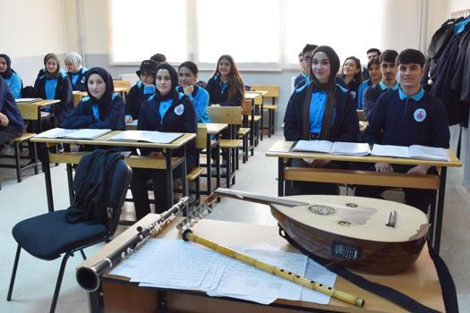 Bitlis'te geleceğin müzisyenleri yetiştiriyorlar