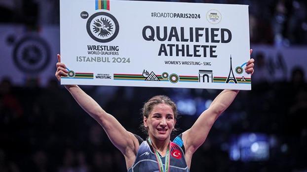Milli güreşçi Zeynep Yetgil olimpiyat kotası aldı