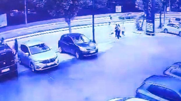 Edirne'de otomobilin çarptığı kadının yaralandığı; sürücünün olay yerinden kaçtığı kaza anı kamerada
