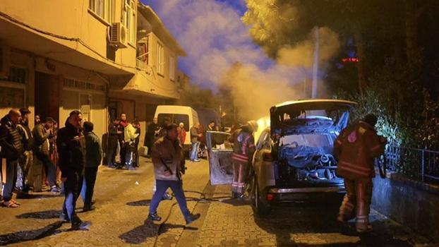 Ataşehir'de güvenlik kamerasını kıran şüpheli park halindeki otomobili yaktı