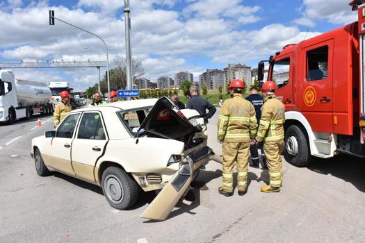 Kırıkkale’de TIR otomobile arkadan çarptı: 2 yaralı