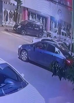 İstanbul - Sultangazi'de yaşanan hırsızlık olayları kamerada