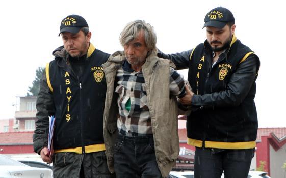 Adana’da otobüs durağında birlikte kaldığı evsiz arkadaşını döverek öldüren sanığa 15 yıl hapis cezası