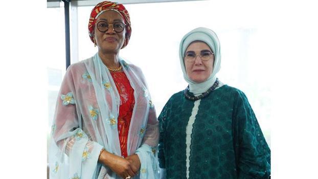 Emine Erdoğan, Nijerya Nijerya Devlet Başkan Tinubu'nun eşi ile bir araya geldi