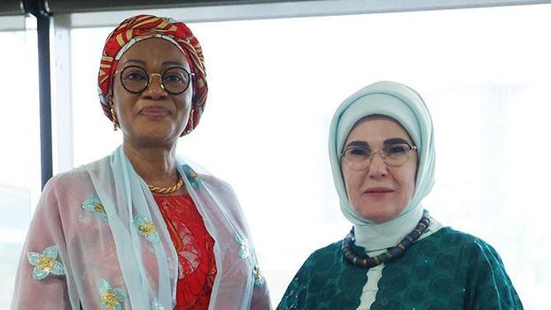 Emine Erdoğan, Nijerya Devlet Başkan Tinubu'nun eşi ile bir araya geldi