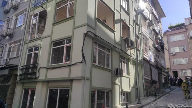 İstanbul- Beşiktaş'ta 5 katlı binada doğal gaz patlaması-1