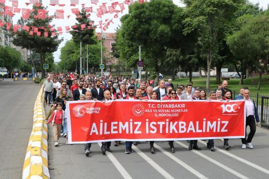 Diyarbakır’da ‘Aile Haftası’ yürüyüşü