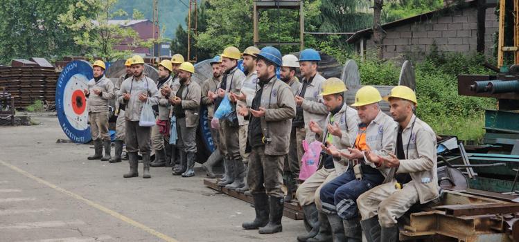 14 yıl önce grizu patlamasında ölen 30 madenci anıldı