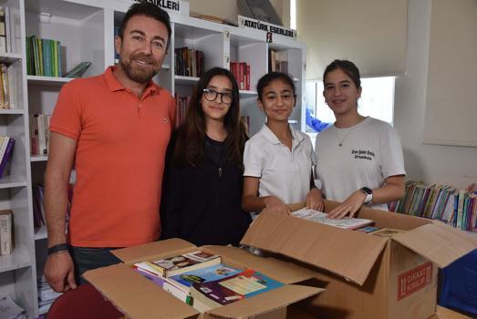 İzmir'de ortaokul öğrencilerinden kardeş okula kitap bağışı