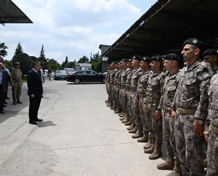 Osmaniye’de özel harekat polisleri, Suriye’ye dualarla uğurlandı