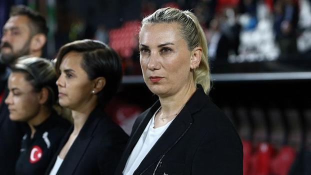 Necla Güngör Kıragası: Türkiye'deki kadın futbolunu tüm dünyaya duyurmak için var gücümüzle çalışacağız