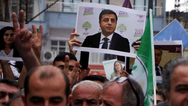 Adana'da DEM Parti'den 'Kobani Davası' kararına tepki