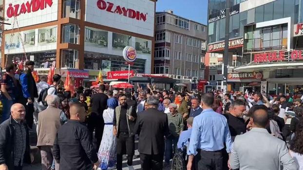 Esenyurt'ta Demirtaş'ın hapis cezasına tepki gösteren grup eylem yaptı