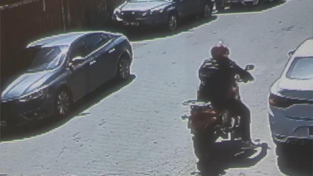 İstanbul - Sultangazi’de motosikletli otomobile kurşun yağdırdı
