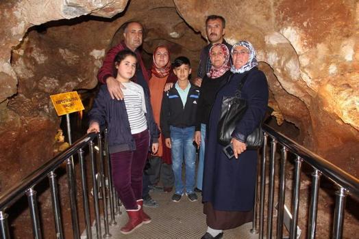 Çobanın bulduğu mağarayı yılda 200 bin kişi ziyaret ediyor / Ek fotoğraflar