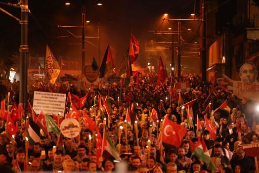 Fatih’te ‘Gazze’ yürüyüşü düzenlendi
