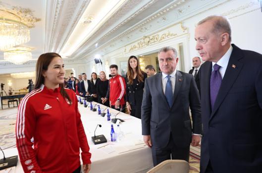 İstanbul - Cumhurbaşkanı Erdoğan 19 Mayıs'ta gençlerle biraraya geldi (Geniş haber)