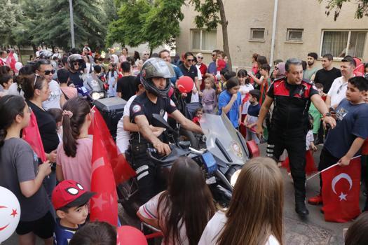 Diyarbakır’da çocuklar, Yunus polisleri ile motosiklete bindi