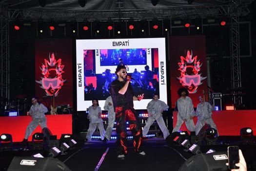 Osmaniye’de 19 Mayıs Gençlik Konseri’nde ünlü şarkıcı Sefo sahne aldı