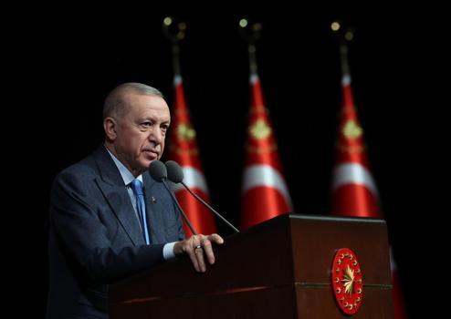 Erdoğan: Mahkeme kararıyla ilgili haddi aşan yorumları tasvip etmiyoruz