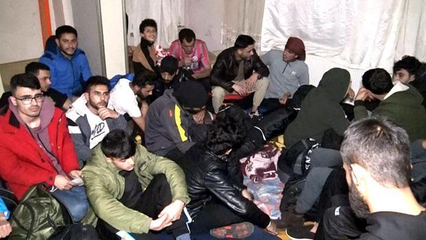 Avcılar'da kaçak göçmen operasyonu; yakalansalar da kuruyemiş yemeye devam ettiler