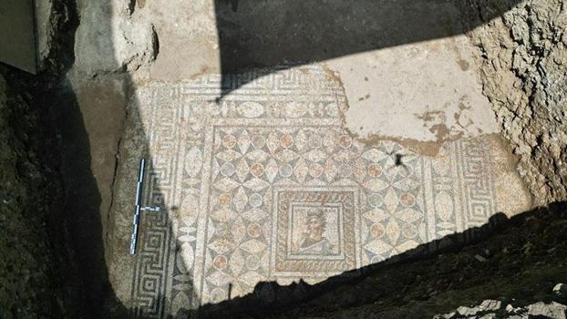 Side Antik Kenti'nde mozaik zemin keşfedildi