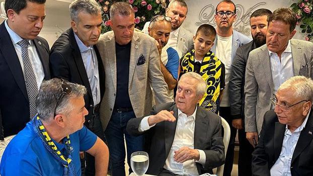 Fenerbahçe Başkan Adayı Aziz Yıldırım, İzmir’de kongre üyeleriyle buluştu