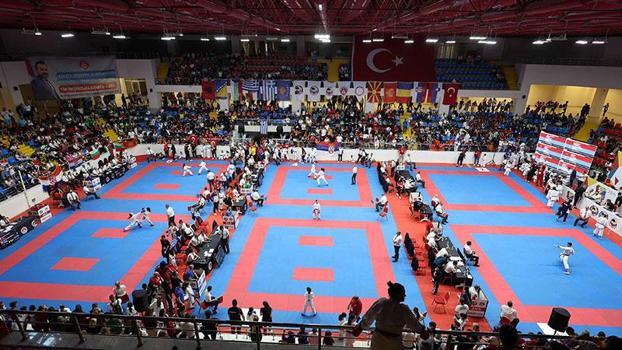 Balkan Çocuklar Karate Şampiyonası İstanbul’da başladı