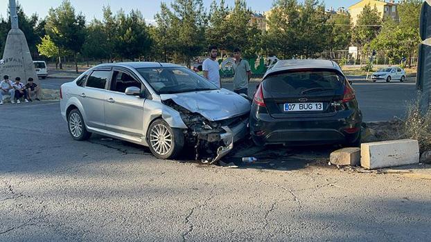 Diyarbakır'da 2 otomobil çarpıştı: 7 yaralı