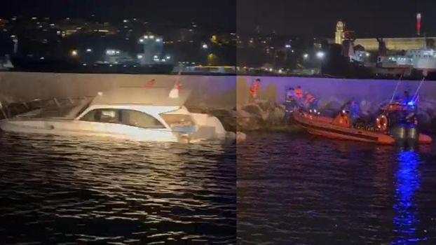 Kadıköy Haydarpaşa'da batmak üzere olan teknedeki 10 kişi kurtarıldı
