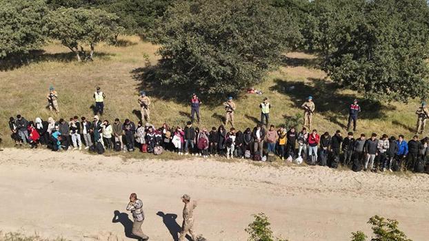 Edirne’de 69 kaçak göçmen, 1 organizatör ve 1 terör şüphelisi yakalandı