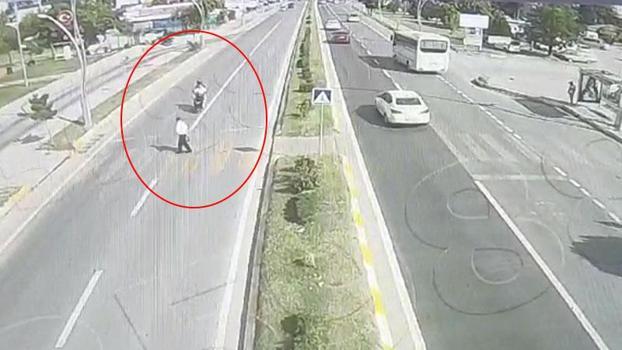 Edirne'de motosikletin yaya geçidinde çarptığı yaşlı adam ağır yaralandı; kaza kamerada