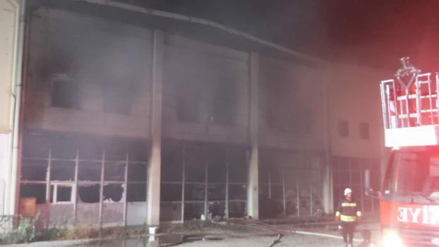 Antalya'da tarım kimyasalları fabrikasında yangın