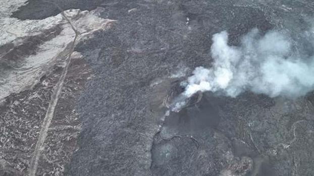 İzlanda’da yanardağ patlaması sonrası lav akışı sürüyor